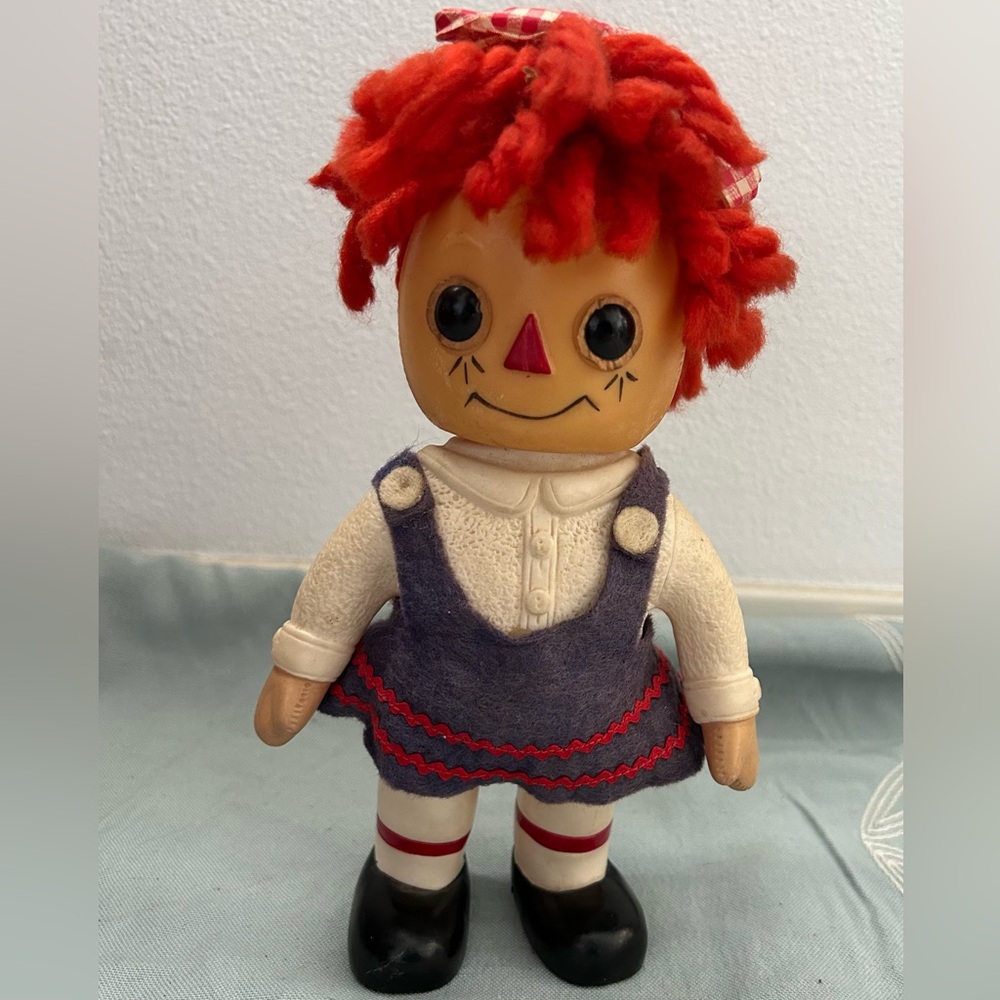 Vintage 1974 Raggedy Ann Coin Bank Royalty Industries Inc 9" Tall